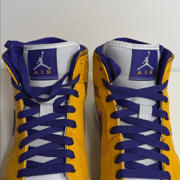 NIKE Air Jordan 1 Mid - US Mens 10 - Picture 7 of 11